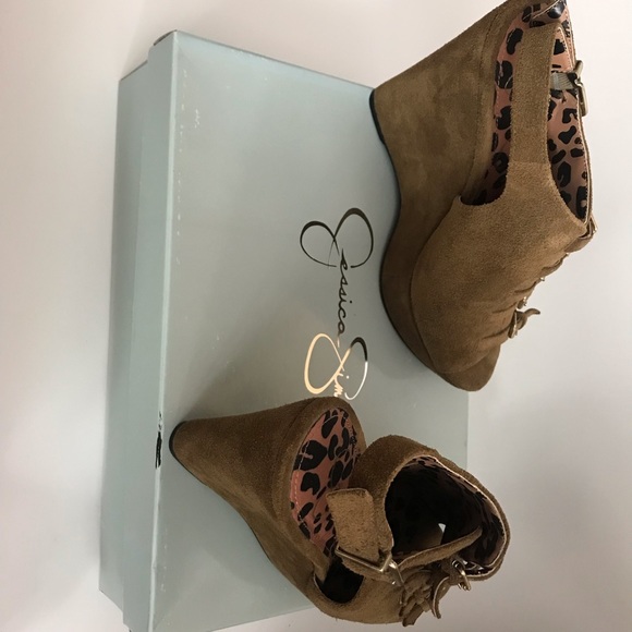 Jessica Simpson Brown Wedges - Picture 2 of 10